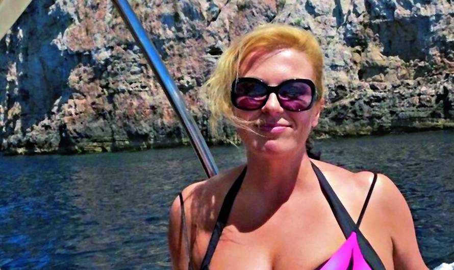 Kolinda pokazala vitke noge i zavidnu liniju, evo zašto ima fanove od Afrike do Amerike