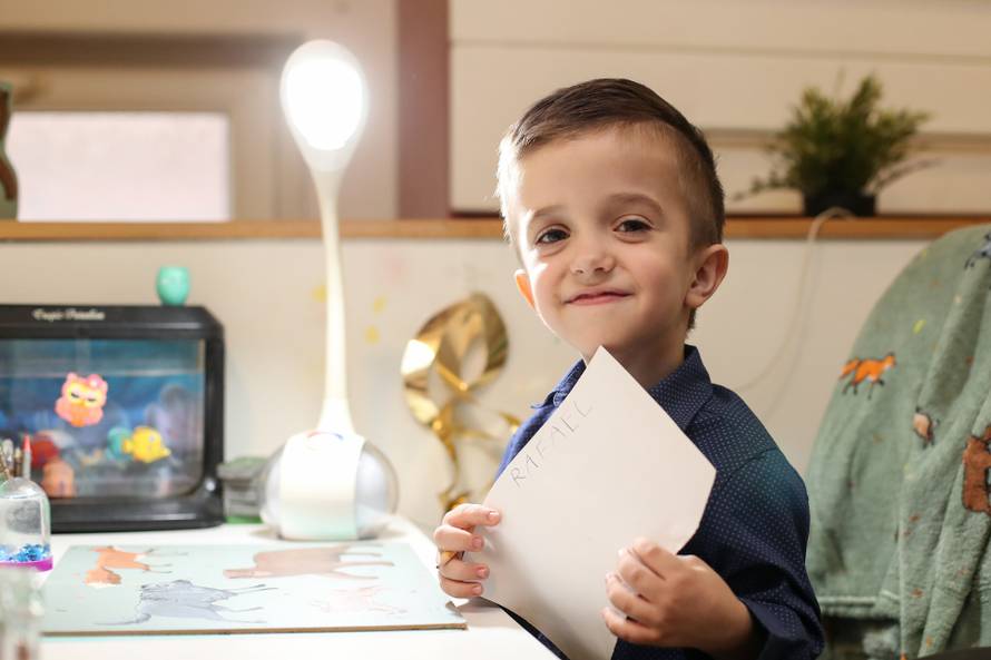 Zagreb: Intervju s majkom čiji sin boluje od ahondroplazije