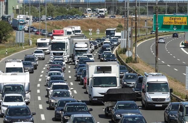 Zagreb: Velike gužve na naplatnoj postaji Lučko