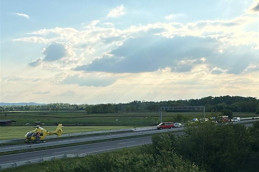 Užas na A3: Četvero ozlijeđenih u sudaru, podignut i helikopter