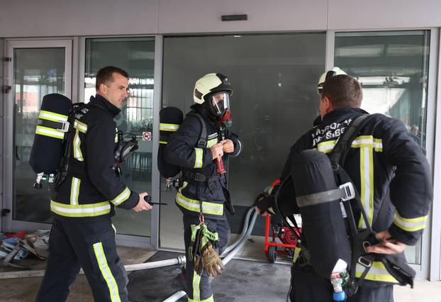 Šibenik: U robnoj ku?i City life u centru grada izbio požar