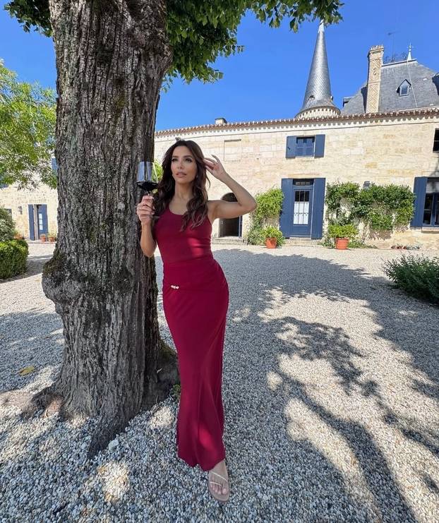 Sve faze Eve Longorije: Lijepa 'Očajna kućanica' često golica maštu svojim fotkama s plaže