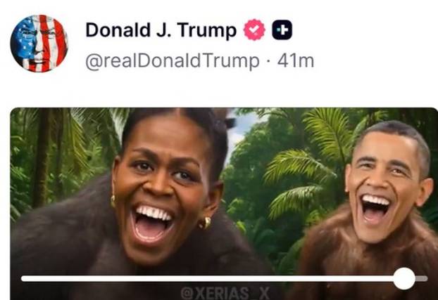 FOTO NAJLUĐE OBJAVE TRUMPA Sebe prikazao kao Isusa i papu. Igrao i nogomet s Ronaldom...