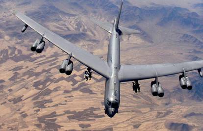 SAD planira rasporediti šest bombardera B-52 u Australiju