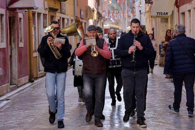 Zadar: Maškare preuzele ključ Grada