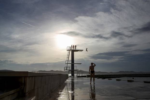 Zadar: Jesensko poslijepodne na skakaonici bazena Kolovare
