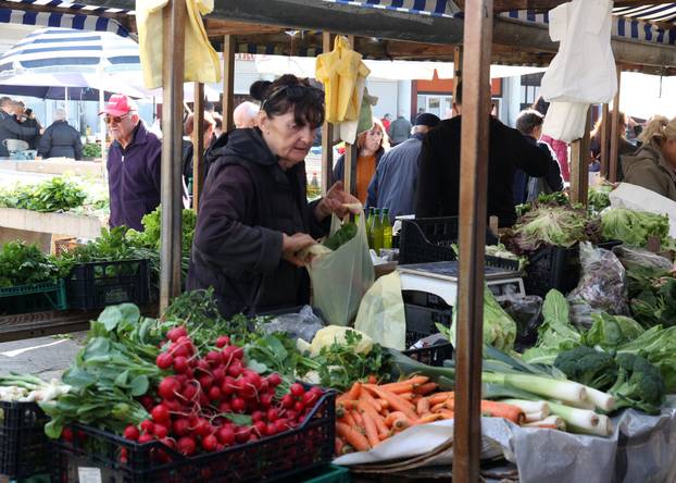 Šibenik: Ponuda na šibenskoj tržnici