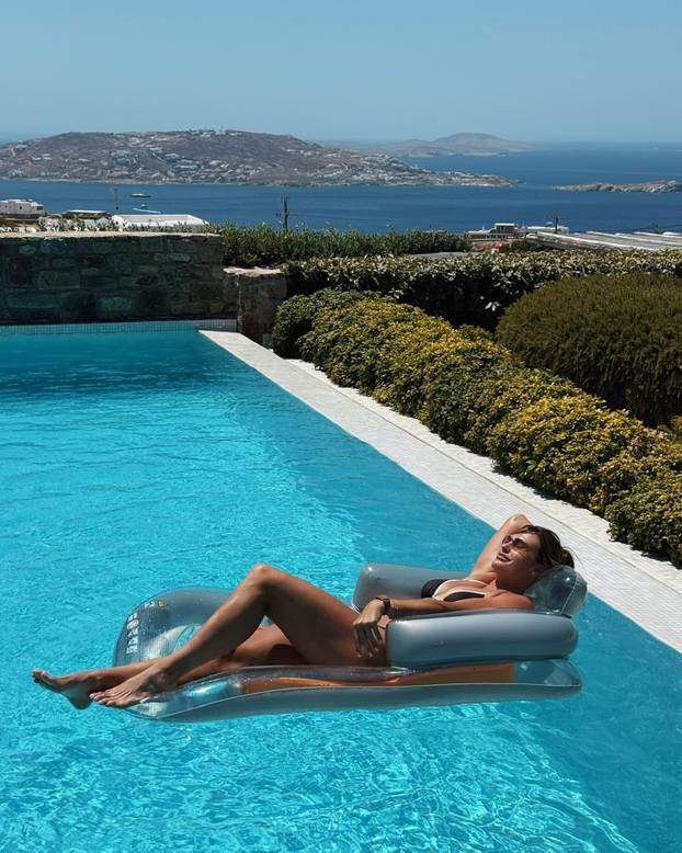 FOTO Vruće ljeto najbolje na svijetu: Skinula se za pratitelje, napunila baterije i pomela sve