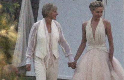 Snimka Ellen DeGeneres i Portie de Rossi na svadbi