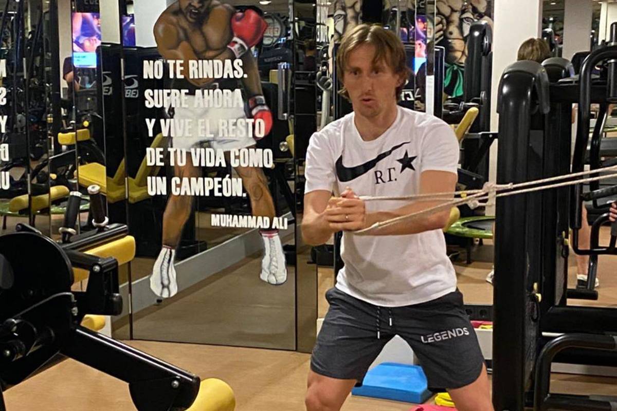 Modrić vježba u teretani uz Alija: 'Nemoj se predavati'