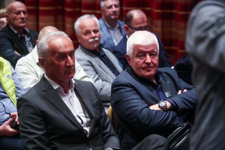 Zagreb: Promocija knjige "Sudnji dan" Petera Čeferina, oca predsjednika Uefe Aleksandera Čeferina