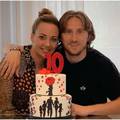 Modrić pozirao uz simboličnu tortu sa ženom: 'Moja ljubav'