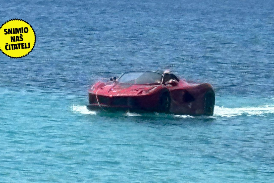'Ferrari' na moru