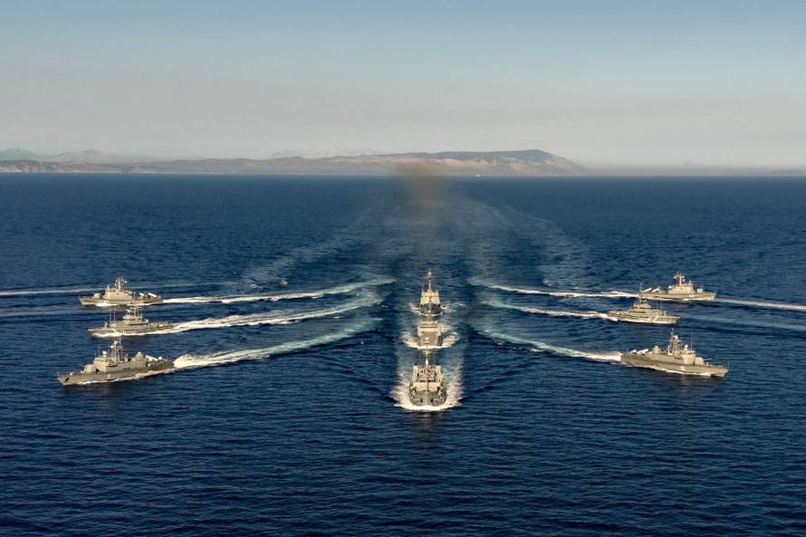 Split: Pogled iz zraka na Hrvatsku ratnu mornaricu koja izvodi vježbu za vojni Mimohod 2025. 