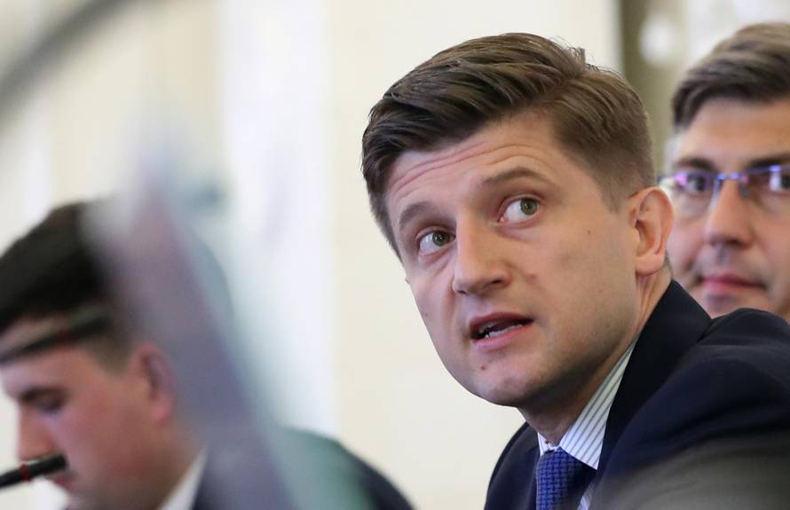 Zagreb: Premijer PlenkoviÄ i ministar financija Zdravko MariÄ predstavili  poreznu reformu