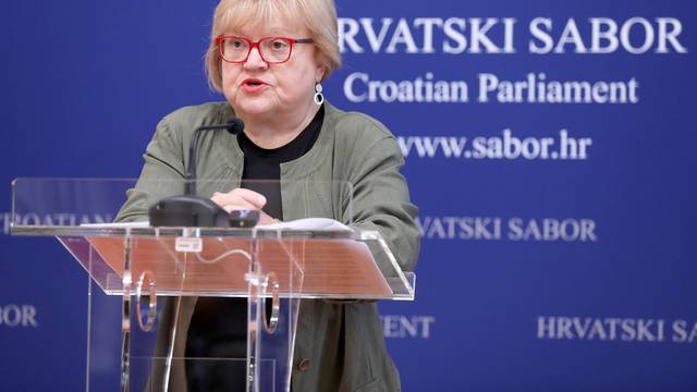 Zagreb: Anka Mark Taritaš održala konferenciju za medije na temu "Je li tko vidio ministra Paladinu?"