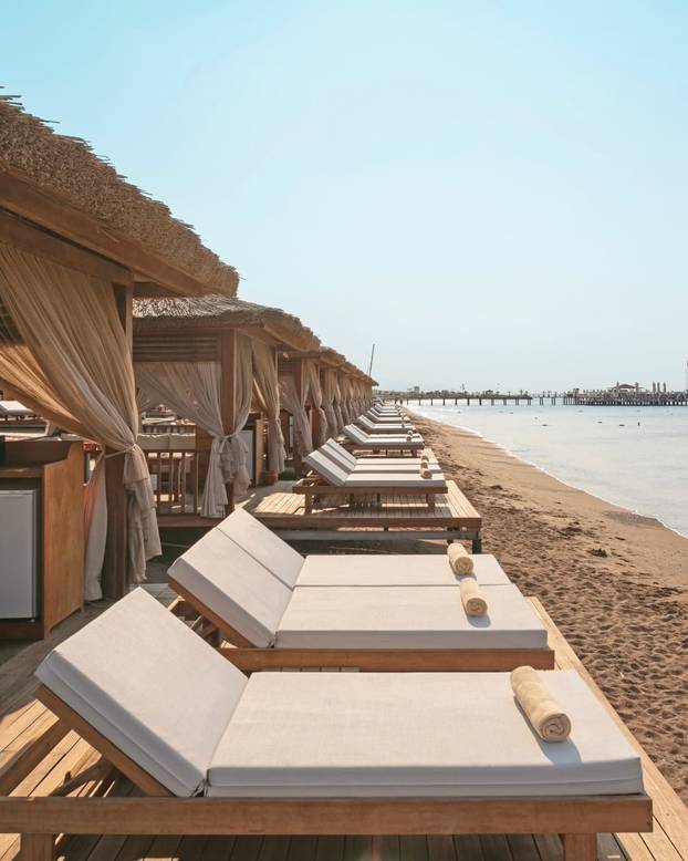 FOTO Ovaj Titanic nikada neće potonuti! Pogledajte što sve nudi moderni tematski hotel