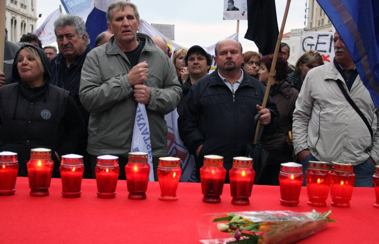 Radnici su zapalili svijeće za sve propale dalmatinske tvrtke