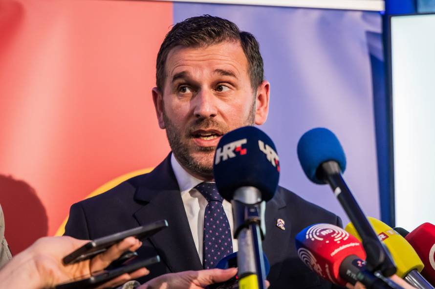 Split: Na Poljudu predstavljena Studija izvodljivosti projekta "Nogometni stadion i kamp u Splitu"