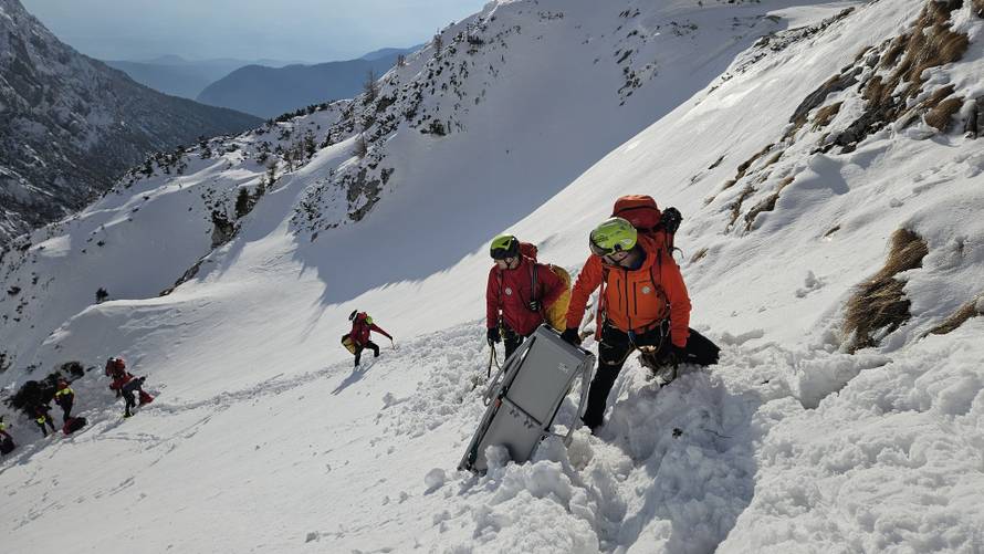 Hrvat (43) pao u provaliju od 150 metara i poginuo, tijelo izvukli slovenski spasioci