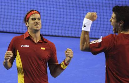 Davis Cup: Španjolci poveli 2-1 nakon pobjede parova