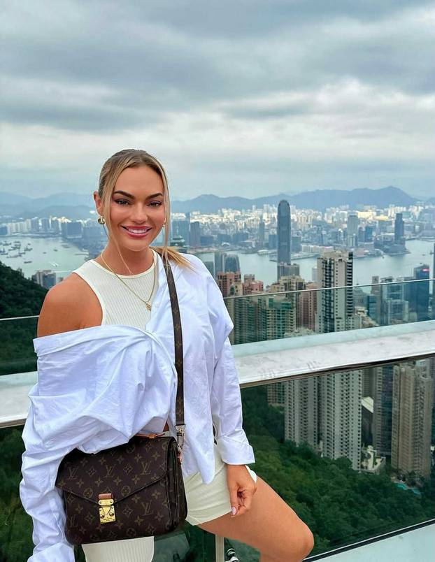 FOTO S 40 godina otkrila sve! 'Cijeli život sam skrivala svoje tijelo, ali sad više ne'