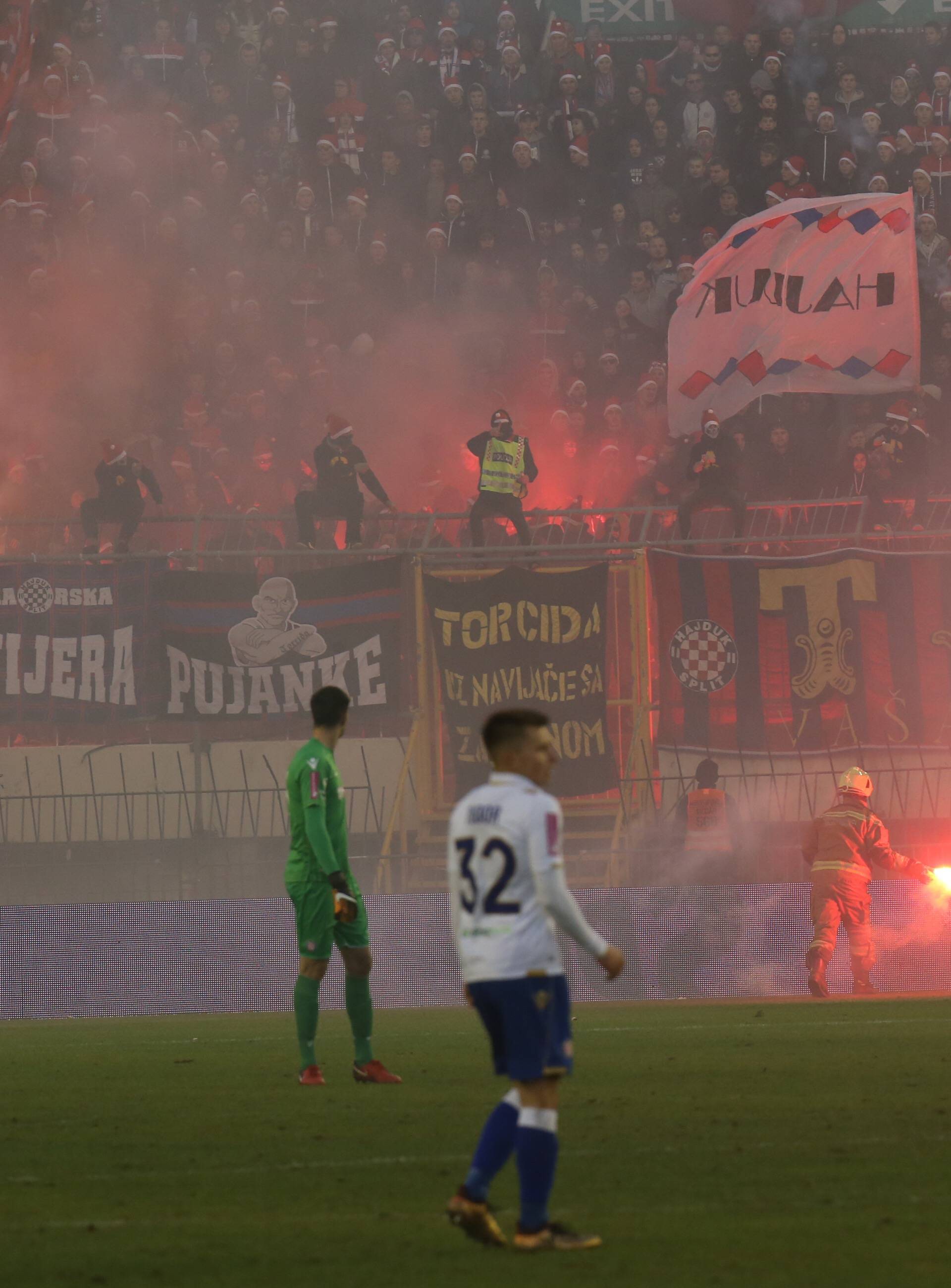 'Sretni blagdani na -12': Igrači Hajduka nisu pozdravili Torcidu