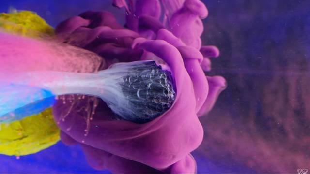 Kao iz SF hita: Tintom stvorili fascinantni svemir u akvariju