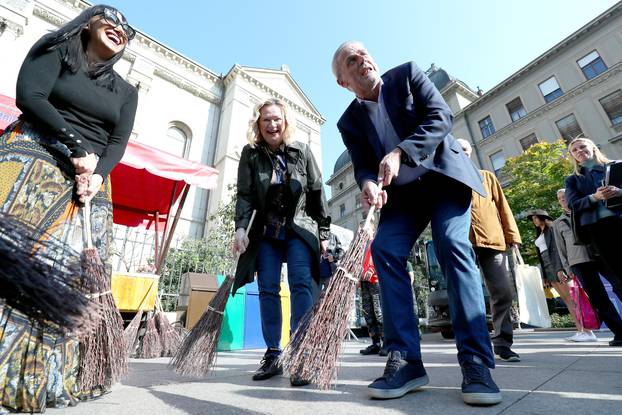 Zagreb: Bandić u društvu građana sudjelovao u edukaciji o odvojenom sakupljanju otpada