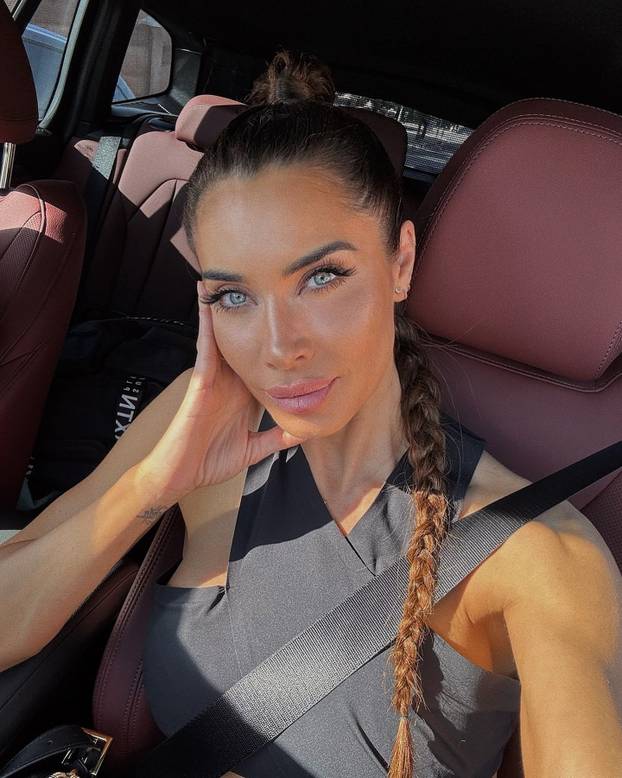 FOTO Ova TV ljepotica skrasila se uz legendu Reala: Ovako su odgovorili na glasine o razvodu