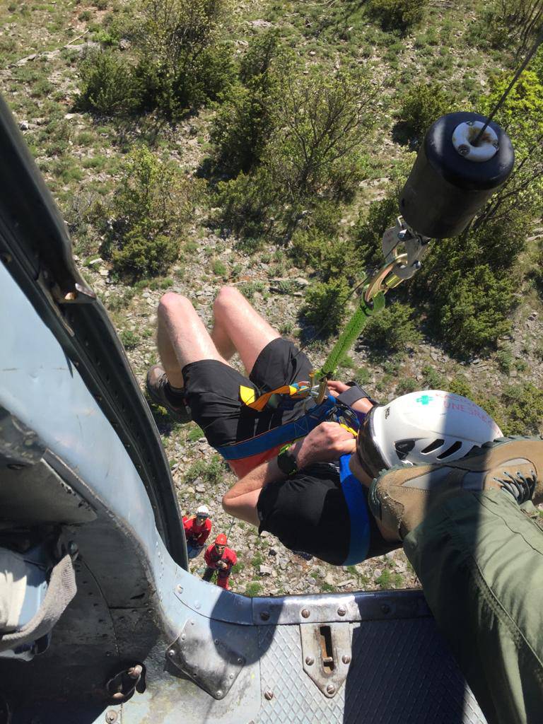 Dramatična akcija na Velebitu: Ugrizao ga poskok, poslali su helikopter da spase mladića