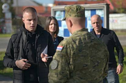 FOTO U Požegu na vojnu obuku stiglo gotovo 300 ročnika: 'Već pet godina ih nije bilo ovoliko!'