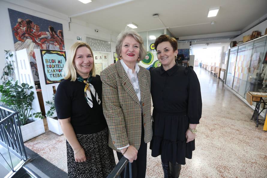 24SATA Zagreb: Učenici, kolege i obitelj pripremili su ispraćaj za ravnateljicu Josipu Zorić