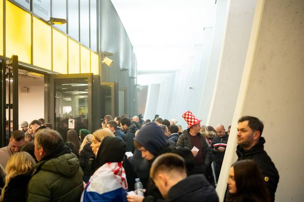 Zagreb: Gužva oko Arena zbog Thompsonovog koncerta