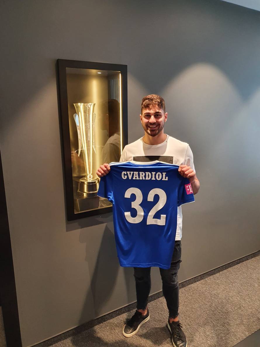 Željeli ga Bayern i brojni drugi velikani, ali ostaje u Maksimiru