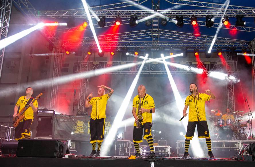 Dubioza kolektiv, Električni orgazam i Another Rock Trio nastupili u Novoj Gradiški...