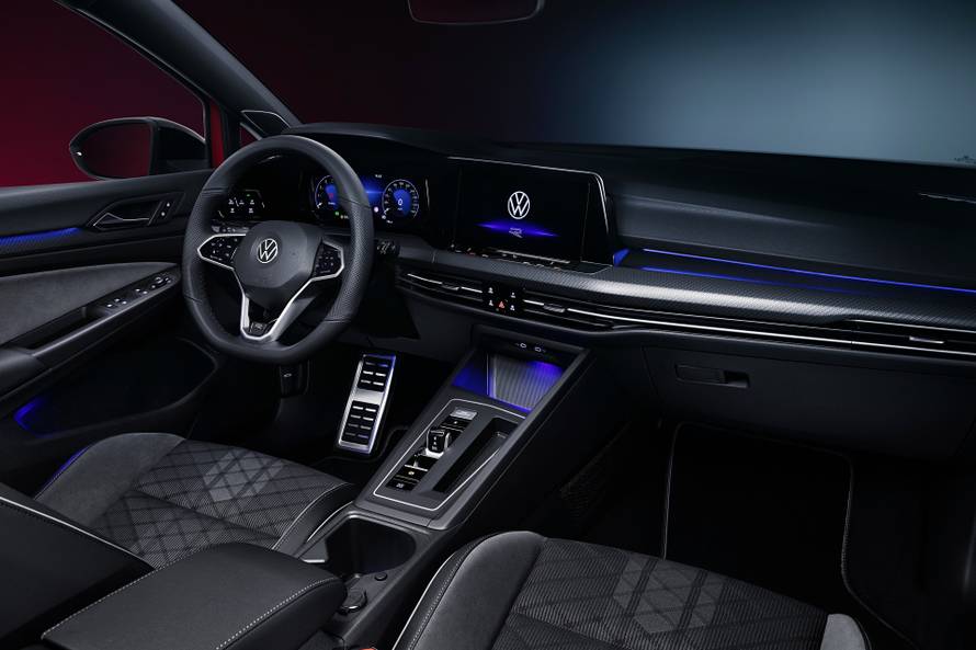 The new Volkswagen Golf Variant R-Line