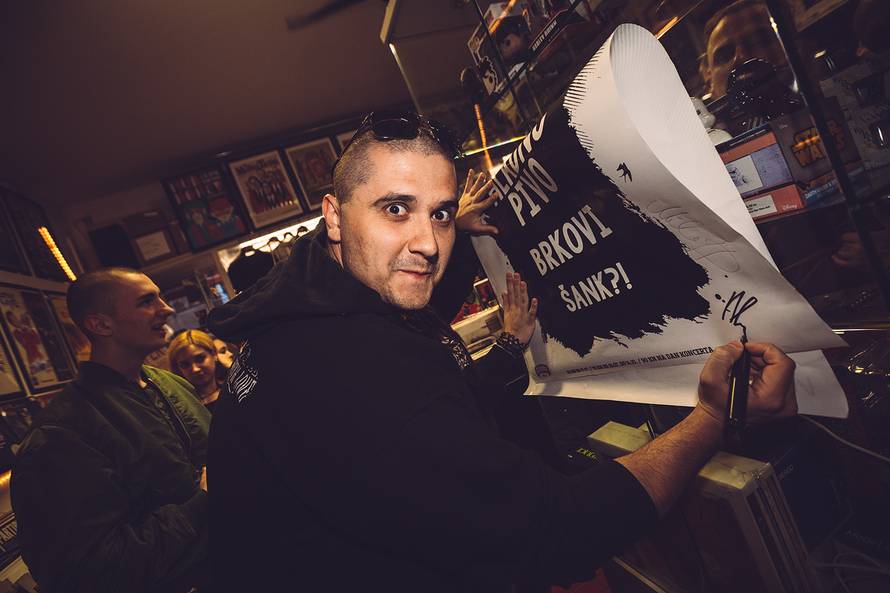 200 fanova Piva, Brkova i Šanka na kvartovskom tulumu