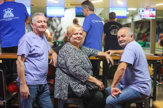 Zagreb: Druženje umirovljenika u Bowlingu Clubu 