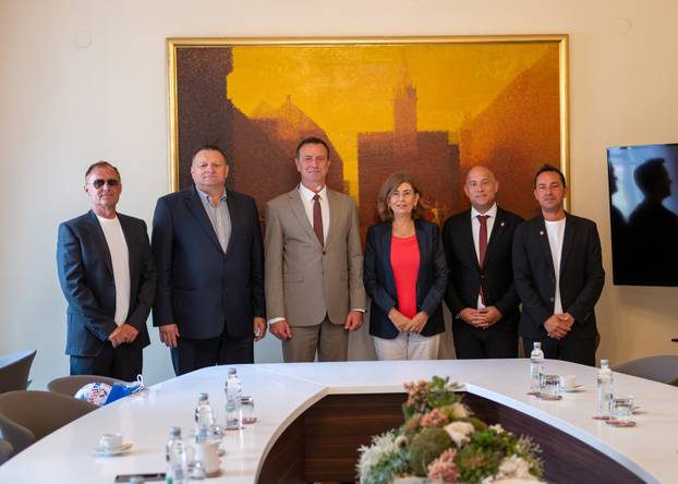 FOTO Barokni i europski grad: Dalić ugostio Varaždin i Santa Claru na večeri, bio i na tribini