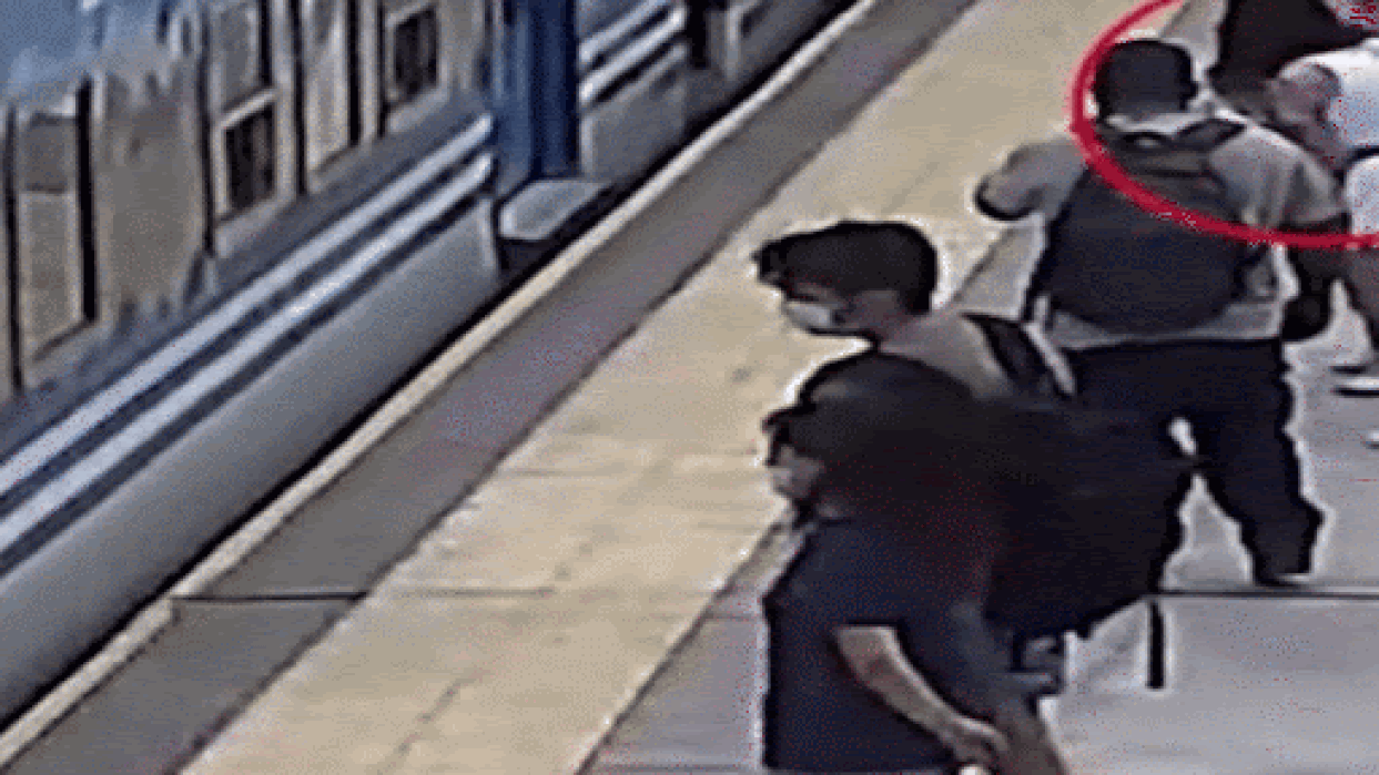 U krevetu gif goli STANIJA I U krevetu gif goli Vic kot