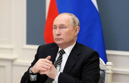 Putin se trudi održati privid normalnosti dok rat bjesni