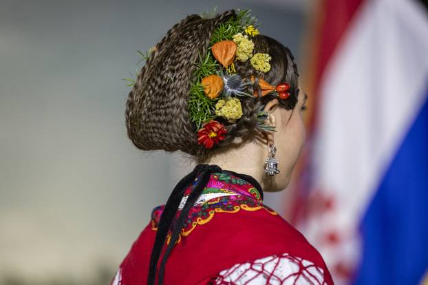 Vinkovci: Etno frizure svijeta na Vinkovačkim jesenima