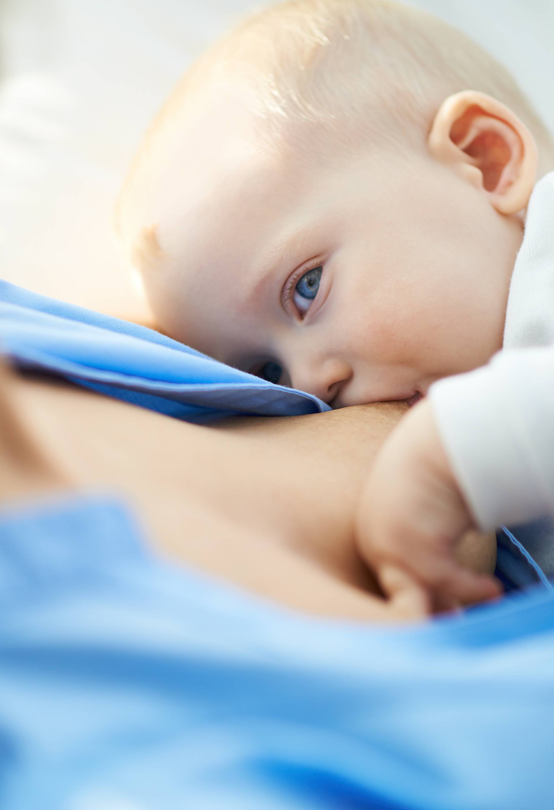 Mama otkrila što radi kad doji: 'Beba ne zna što se događa'
