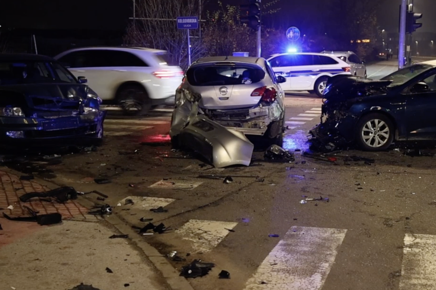 Velika Gorica: Prometna nesre&cacute;a na kri&zcaron;anju Andrije Ka&ccaron;i&cacute;a Mio&scaron;i&cacute;a i Kolodvorske ulice