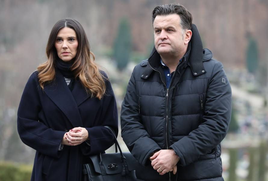 Milana Sijerkovića ispratili su uz pjesmu 'Tamo da putujem'