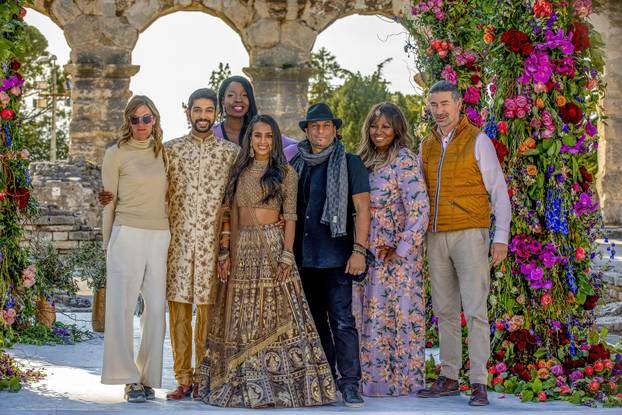 U pulskoj Areni, jednom od najljepših antičkih spomenika, upriličeno je snimanje raskošnog indijskog vjenčanja