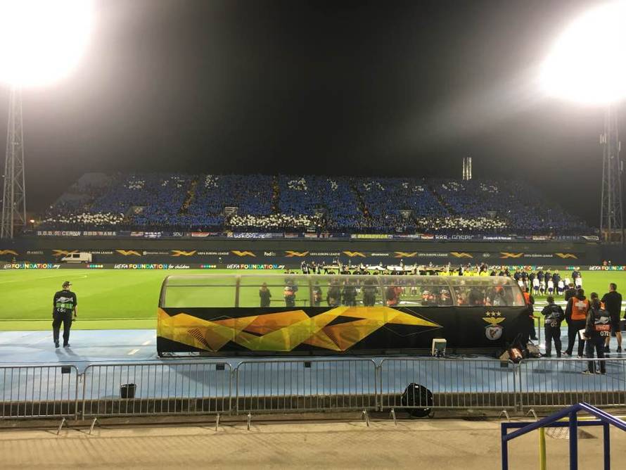 Čudesna koreografija navijača Dinama: Pogledajte fotografije