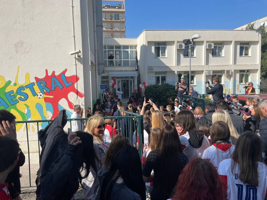 'Vatreni' razveselili 150 djece iz doma Maestral: Već je mjesec dana euforija, idemo i na Poljud