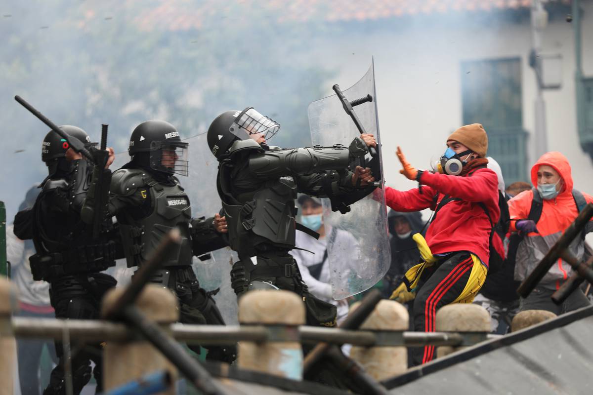 Nasilni prosvjedi u Kolumbiji zbog poreznih reformi